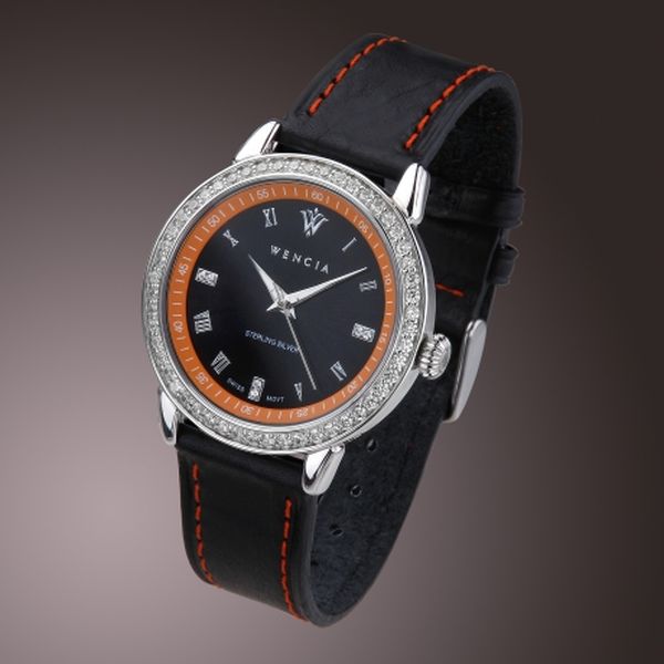 Часы из серебра с фианитом