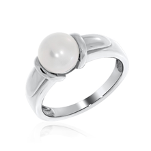 Кольцо из серебра с жемчугом