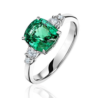 Кольцо из золота с изумрудом и бриллиантами