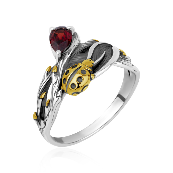 Кольцо из серебра с гранатом