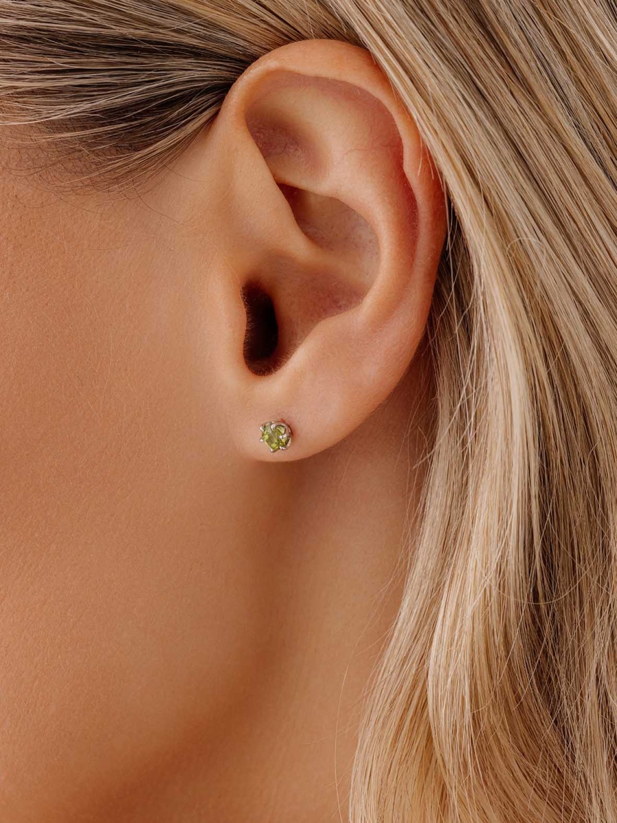 Пусеты из серебра с хризолитами (Арт. П340130340)-3.jpg