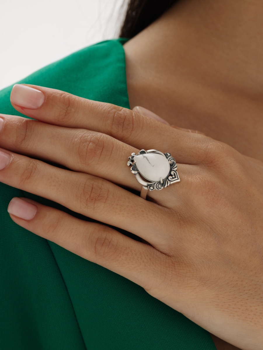 Кольцо из серебра с кахолонгом (Арт. 1310К05992)-3.jpg