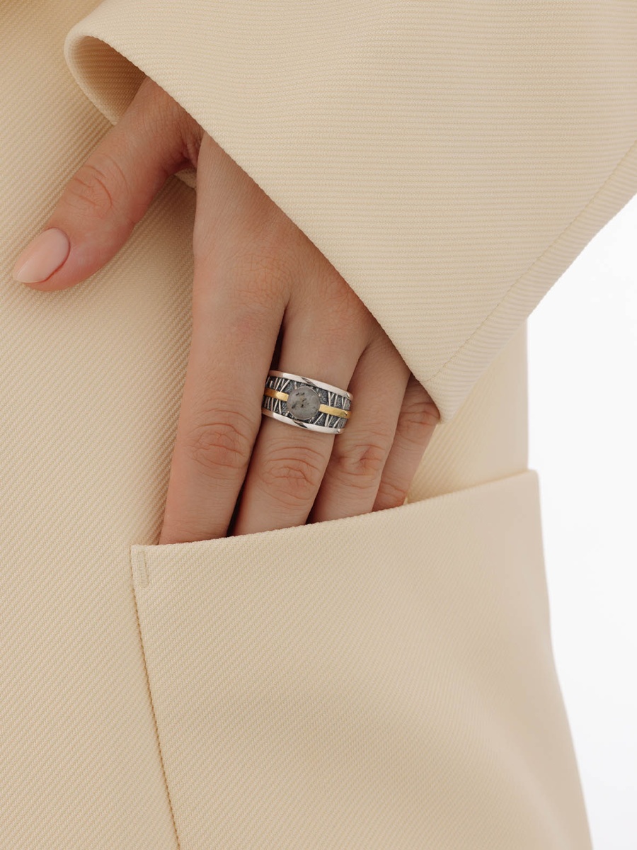 Кольцо из серебра с лабрадоритом (Арт. 1317Л01754)-2.jpg