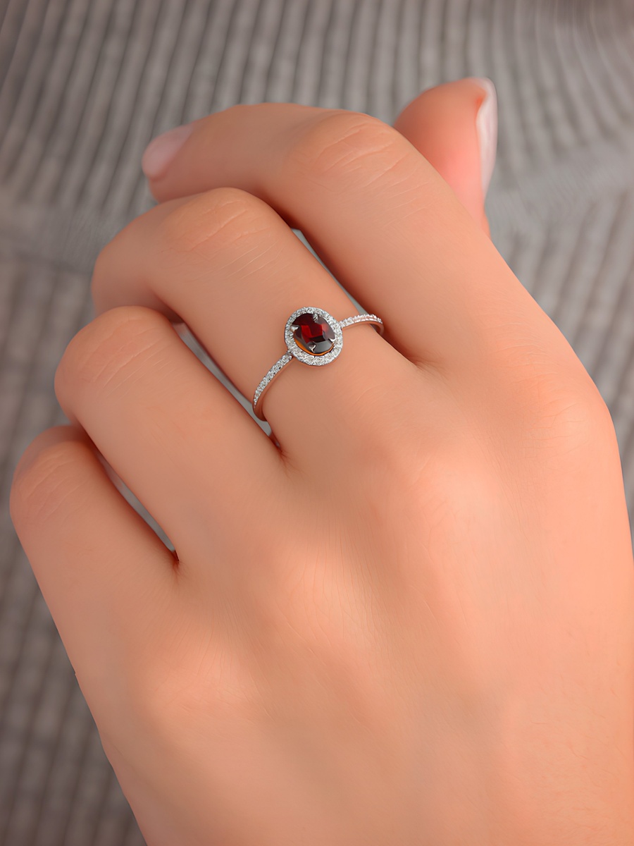 Кольцо из серебра с гранатом и фианитами (Арт. 1340825606)-1.jpg