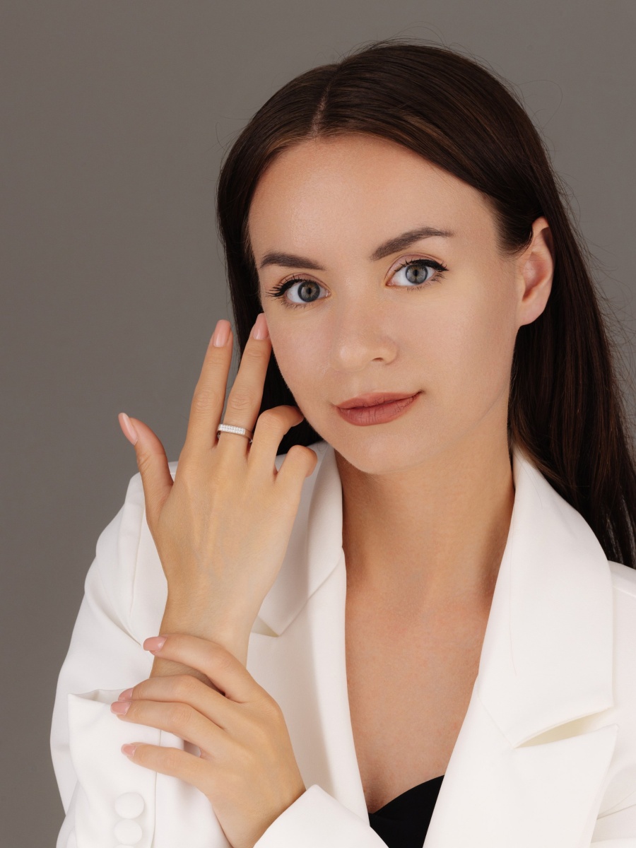 Кольцо из серебра с фианитами (Арт. 1340205961л)-2.jpg