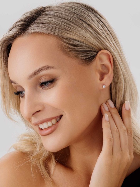 Пусеты из серебра с топазом со скидкой