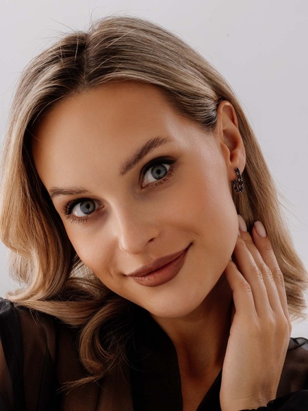 Серьги из серебра с гранатами в ювелирном интернет-магазине