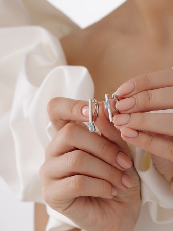 Серьги из серебра с фианитами