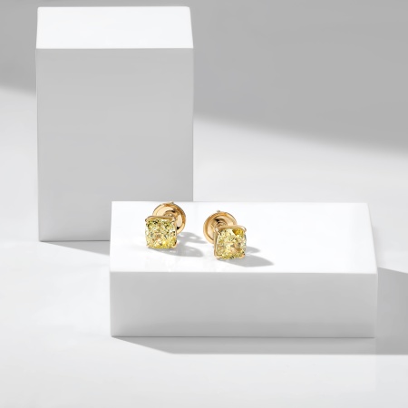 Пусеты из золота с бриллиантами