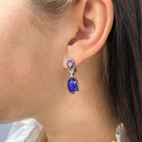 Серьги из серебра с лазуритами и фианитами 2340472315л-92 от KRASNOE, металл Серебро, вставка Лазурит Серьги из серебра с лазуритами и фианитами 2340472315л-92 от KRASNOE, металл Серебро, вставка Лазурит