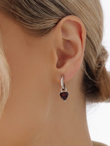 Серьги из серебра с гранатами в ювелирном интернет-магазине