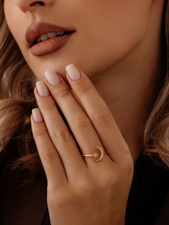 Купить кольцо из серебра с фианитами в интернет-магазине KRASNOE