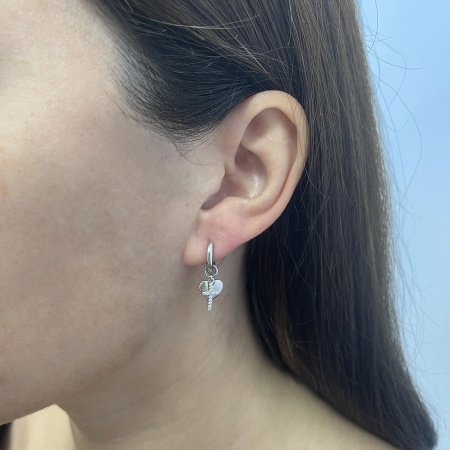 Серьги из серебра с фианитами