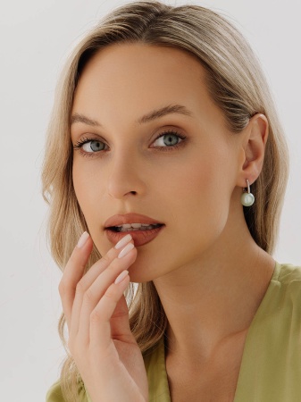 Серьги из серебра с жемчугом со скидкой