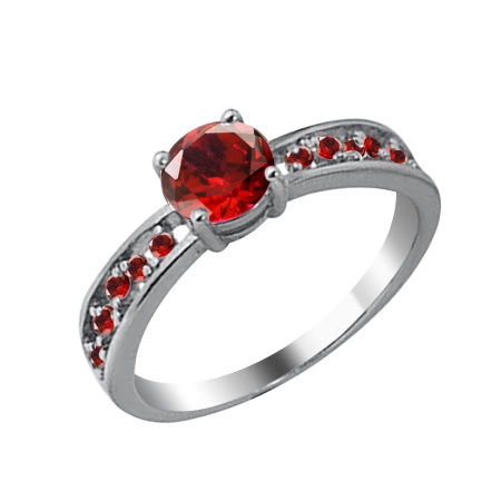 Кольцо из серебра с фианитом со скидкой