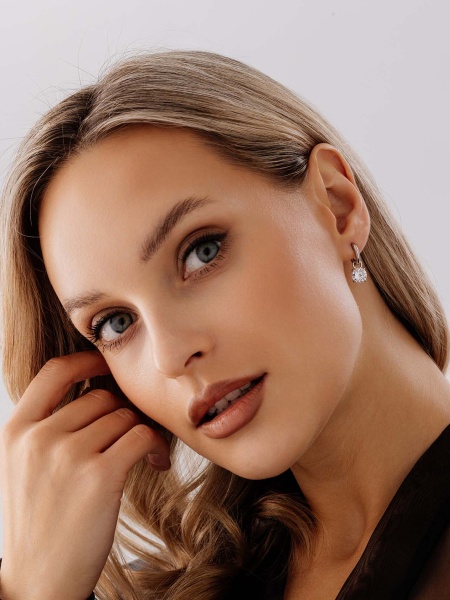 Серьги из серебра с фианитами в ювелирном интернет-магазине