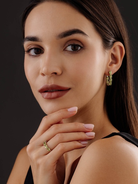 Серьги из серебра с хризолитами