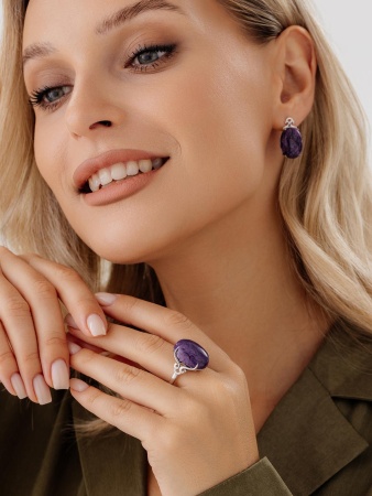 Серьги из серебра с чароитами