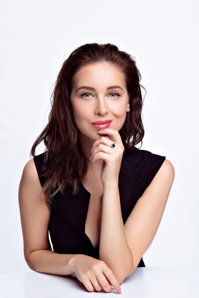 Кольцо из золота с сапфиром и бриллиантами