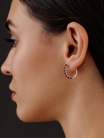 Серьги из серебра с гранатами со скидкой