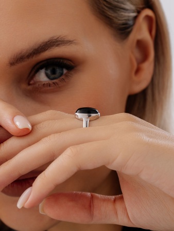 Купить кольцо из серебра с агатом в интернет-магазине KRASNOE