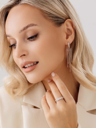 Купить кольцо из серебра с фианитами в интернет-магазине KRASNOE