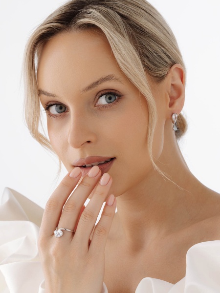 Серьги из серебра с фианитами в ювелирном интернет-магазине