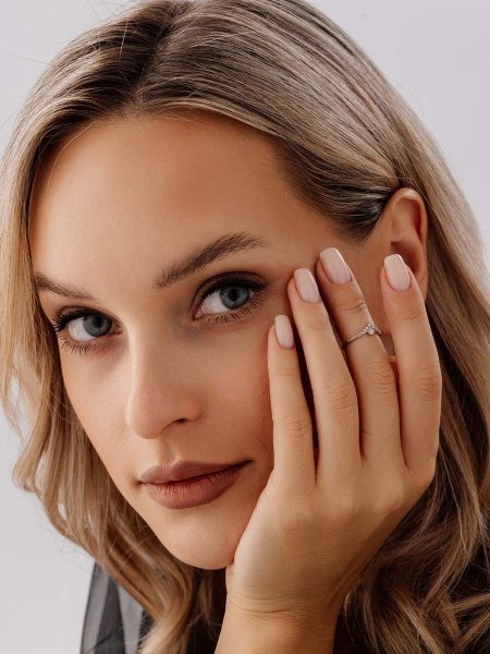 Купить кольцо из серебра с фианитом в интернет-магазине KRASNOE