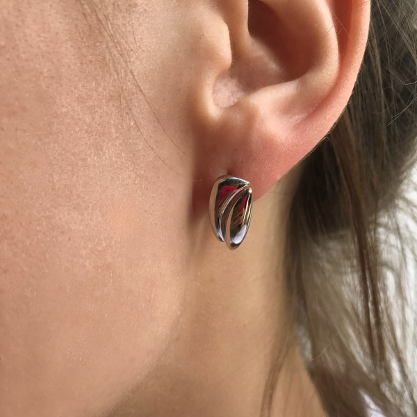 Серьги из серебра без вставок со скидкой