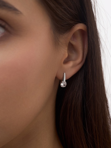 Серьги из серебра с фианитами со скидкой