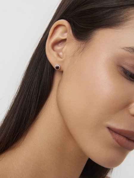 Пусеты из серебра с гранатами и фианитами