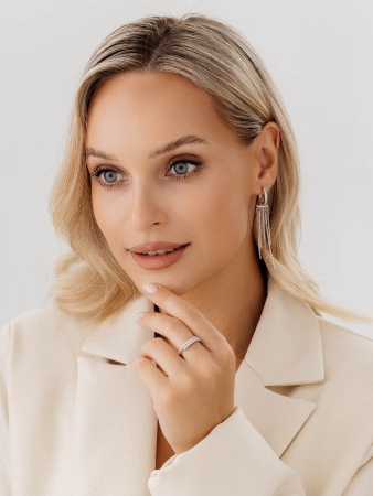 Купить кольцо из серебра с фианитами в интернет-магазине KRASNOE