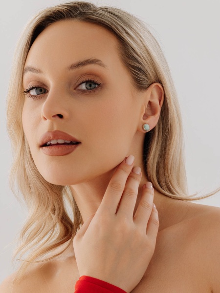 Пусеты из серебра с амазонитами П340372780 от KRASNOE, металл Серебро, вставка Амазонит