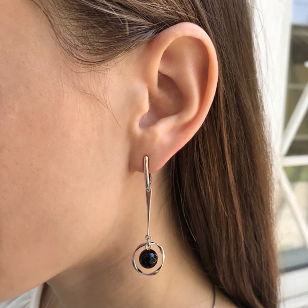 Серьги из серебра с ониксами Серьги из серебра с ониксами