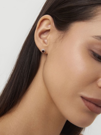 Пусеты из серебра с гранатами и фианитами