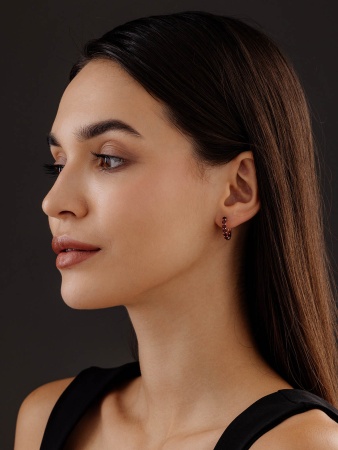 Серьги из серебра с гранатами со скидкой