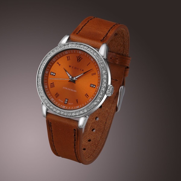 Часы из серебра с фианитом