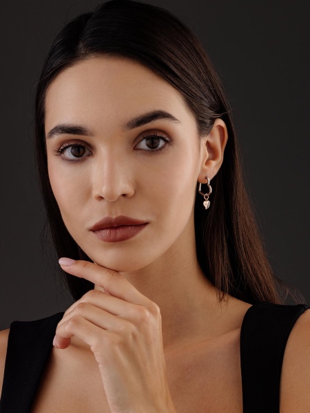 Серьги из серебра с фианитами со скидкой