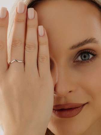 Купить кольцо из серебра без вставок в интернет-магазине KRASNOE