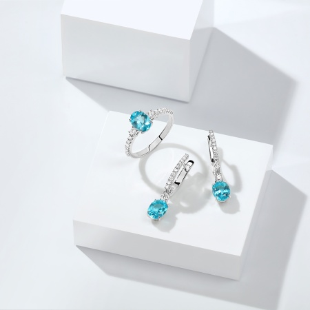 Серьги из золота с бриллиантом
