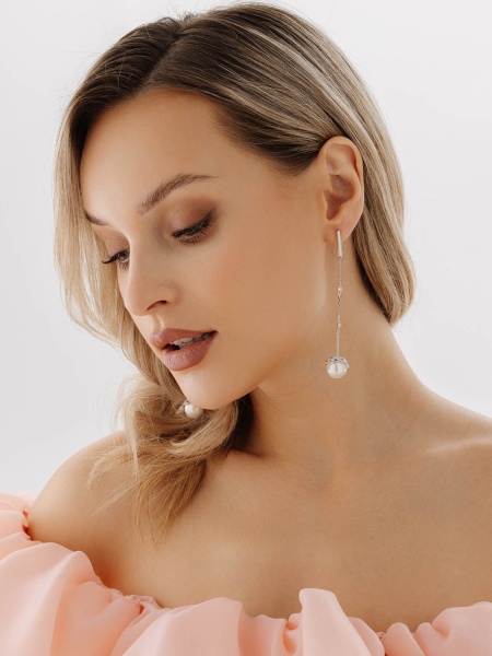 Серьги из серебра с жемчугом со скидкой