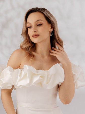 Пусеты из серебра с имитацией жемчуга