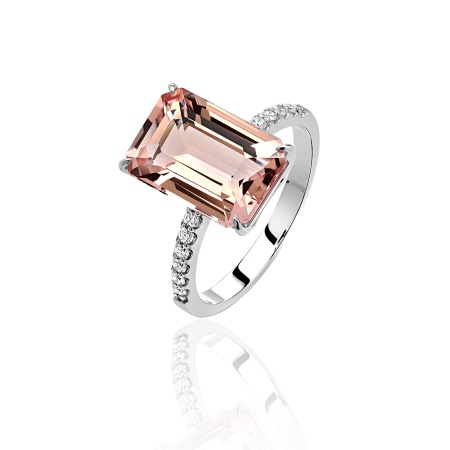 Кольцо из золота с морганитом и бриллиантами