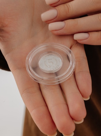 Серебряная монета на удачу "Выпускник. Вперед к новым знаниям" с частичным золочением