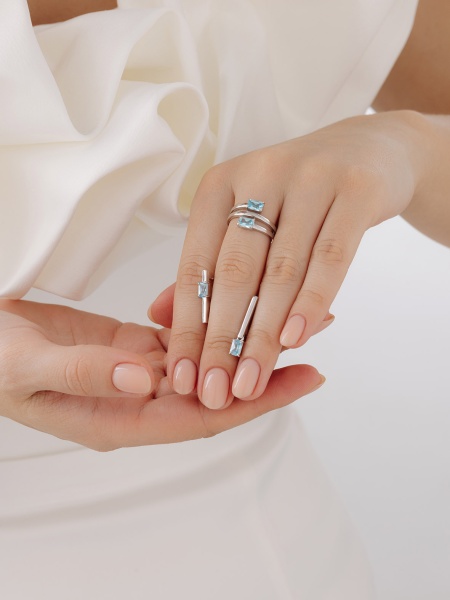 Серьги из серебра с фианитами в ювелирном интернет-магазине