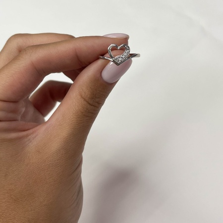 Купить кольцо из серебра с фианитами в интернет-магазине KRASNOE