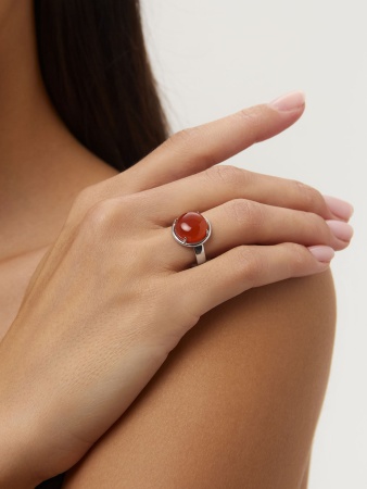 Купить кольцо из серебра с сердоликом в интернет-магазине KRASNOE