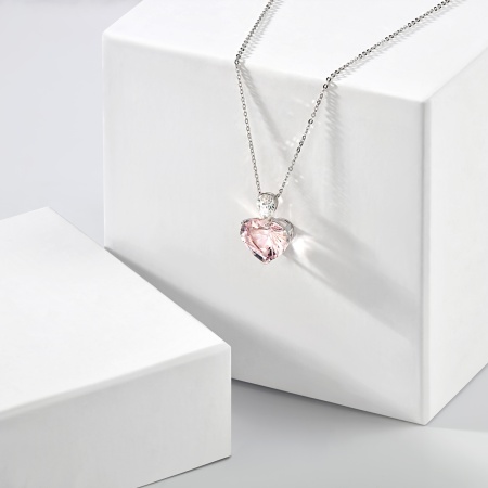 Колье из золота с бриллиантом и морганитом love facets