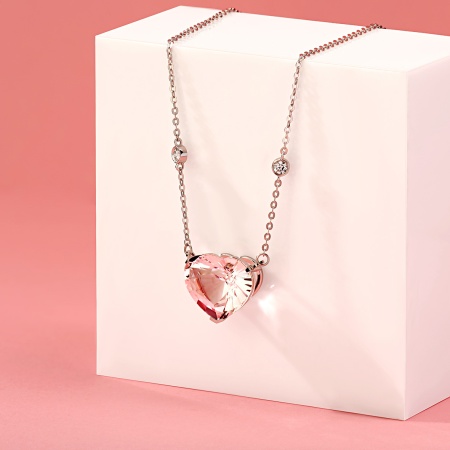 Колье из золота с морганитом и бриллиантами love facets light