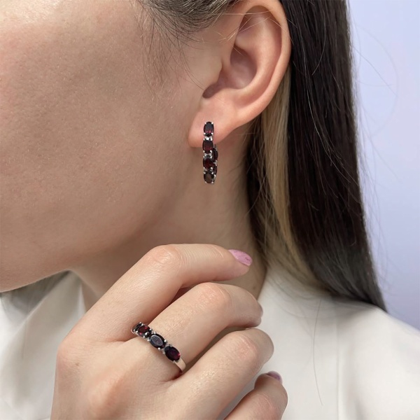 Серьги из серебра с гранатом